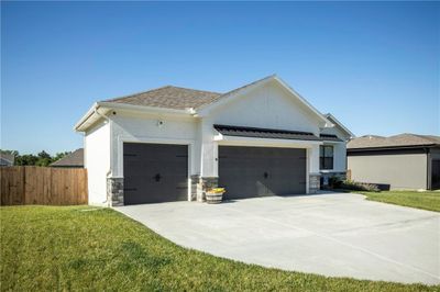 901 Nw Hickorywood Drive, House other with 4 bedrooms, 4 bathrooms and null parking in Grain Valley MO | Image 2