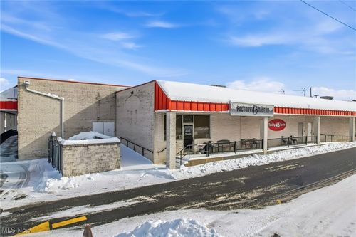 1118 Village Plz, Columbiana, OH, 44408-8479 | Card Image