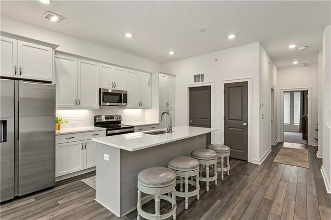 137 Devore Rd, Condo with 1 bedrooms, 2 bathrooms and 1 parking in Alpharetta GA | Image 7