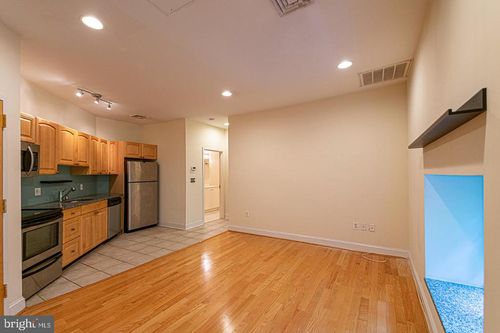 unit-2f-415 S 19th St, PHILADELPHIA, PA, 19146-5111 | Card Image