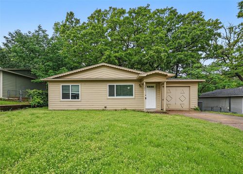 1201 Park Dr, Denison, TX, 75020-1232 | Card Image