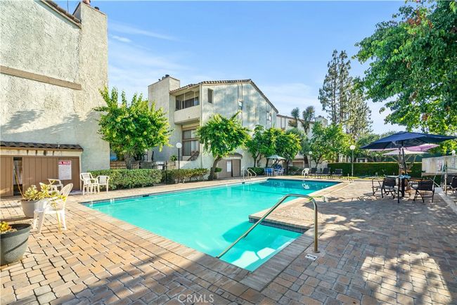 28 - 20224 Sherman Way, Townhouse with 3 bedrooms, 3 bathrooms and 2 parking in Winnetka CA | Image 19