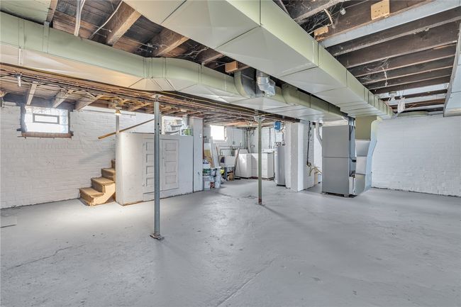Basement / Laundry | Image 31