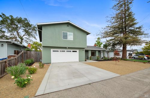 3891 Briarwood St, Napa, CA, 94558-2214 | Card Image