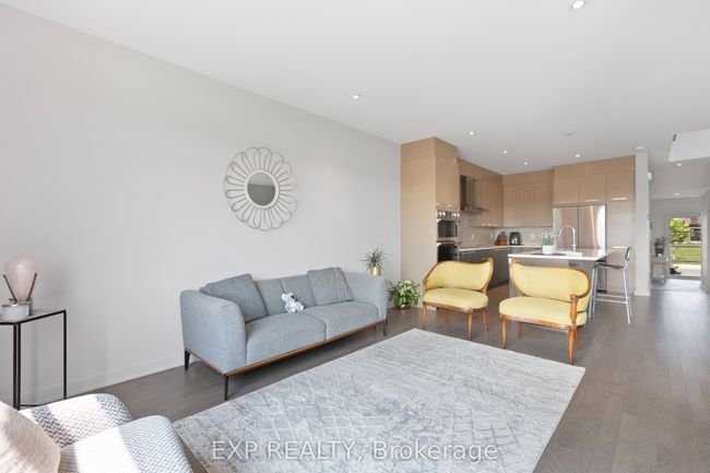 244 Shuttleworth Dr, House attached with 3 bedrooms, 3 bathrooms and 1 parking in Gloucester ON | Image 18