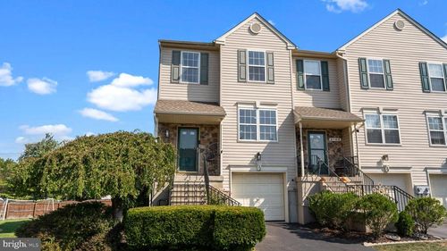 132 Strawberry Ln, PERKASIE, PA, 18944-4630 | Card Image