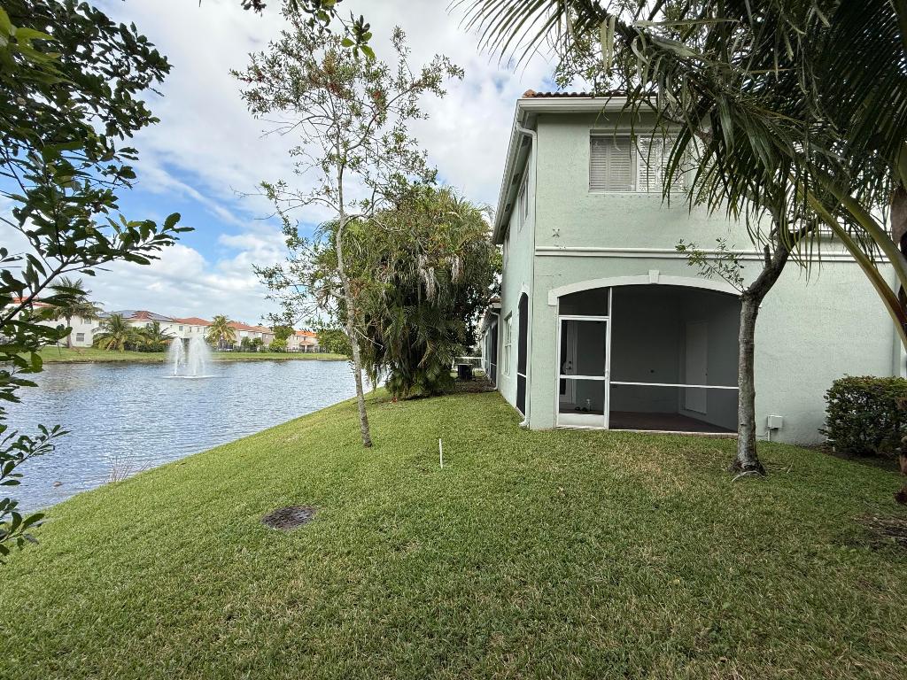 Residential Lease in Riviera Beach 3