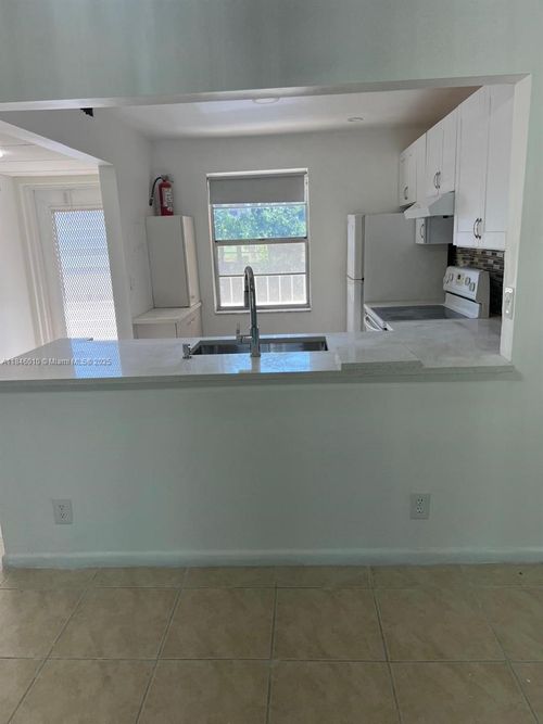 apt-302-1015 Country Club Dr, Margate, FL, 33063-3255 | Card Image