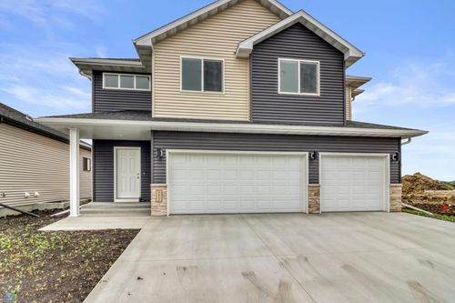 6652 32nd Street S, Fargo, ND, 58104 | Card Image