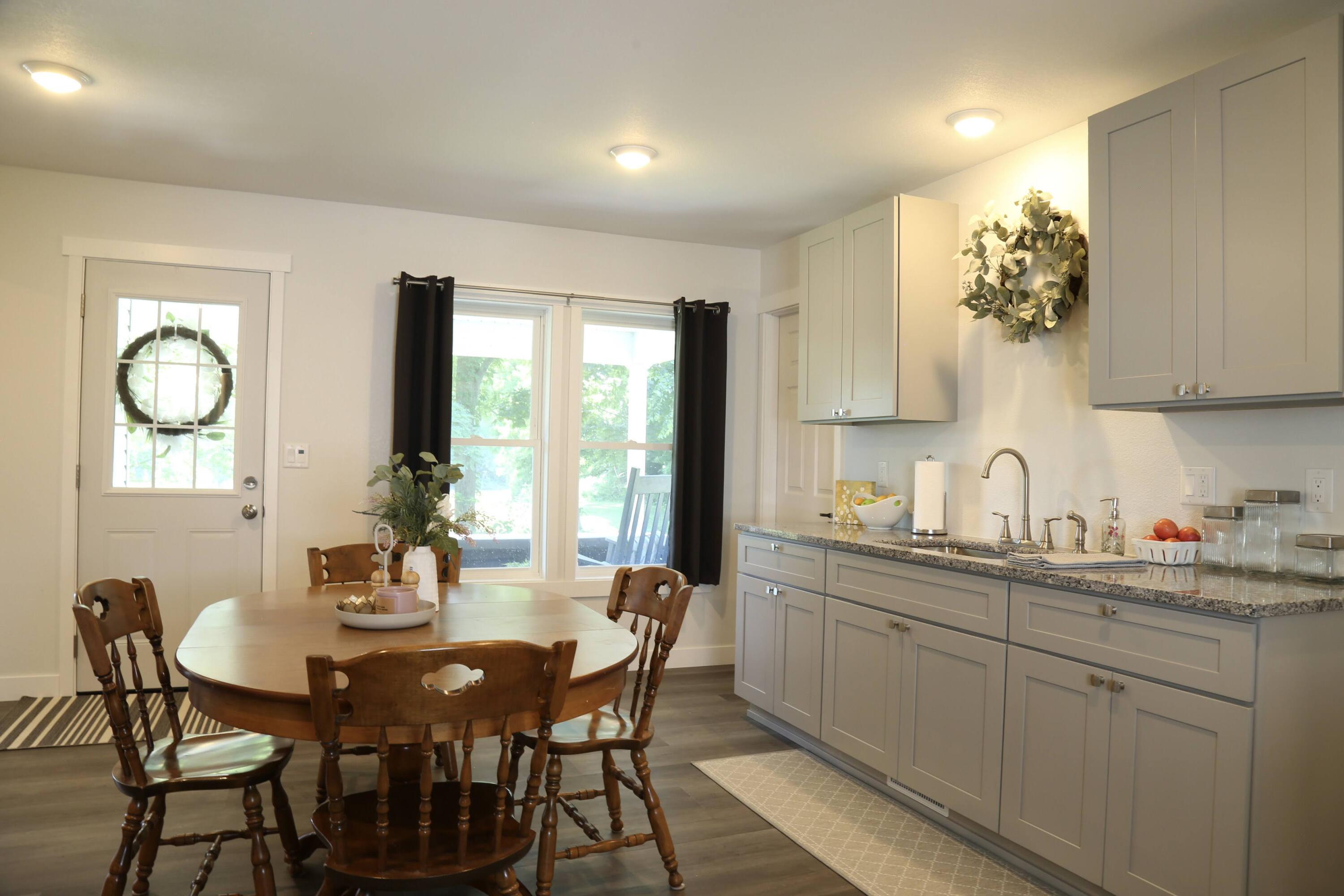 Residential in Pavilion Township 4