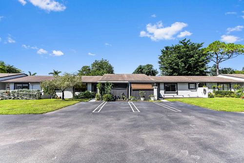 81 Westecunk Dr, Royal Palm Beach, FL, 33411-8252 | Card Image