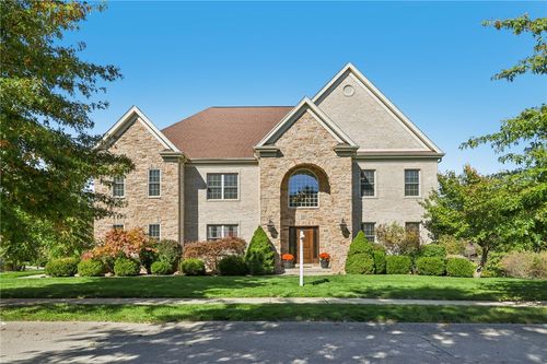 201 Emerson Pines Dr, Cranberry Twp, PA, 16066-3937 | Card Image