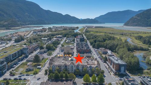 220-1336 Main St, Squamish, BC, V8B0R2 | Card Image