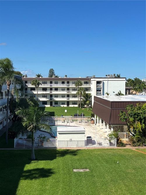 426-500 Ne 2nd St, Dania Beach, FL, 33004-3381 | Card Image