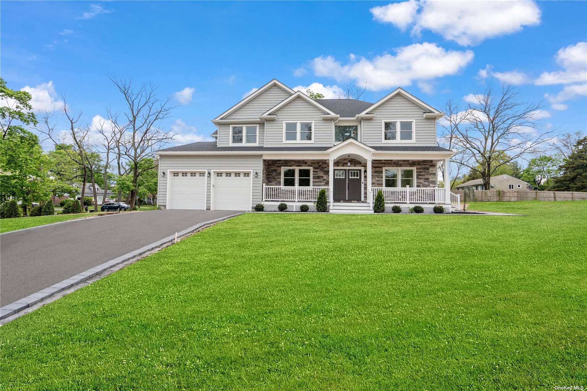 Carmine Ct, Commack, NY 11725