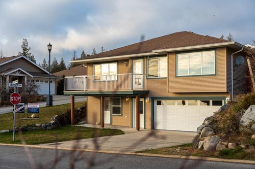 5683 Emily Way, Sechelt, BC, V7Z0N5 | Card Image