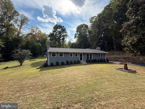 5233 Lee Hwy, WARRENTON, VA, 20187-9356 | Card Image