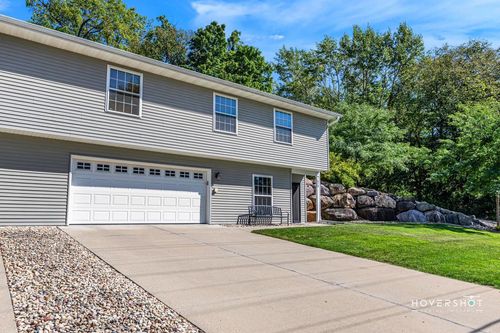 519 Vine St, BARABOO, WI, 53913-2963 | Card Image