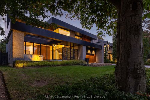 {{alt}} | Card Image