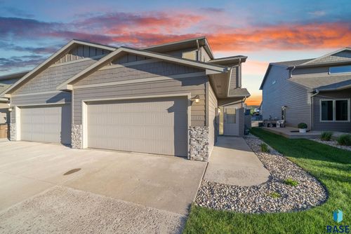 4415 W Townsley Pl, Sioux Falls, SD, 57108-8608 | Card Image