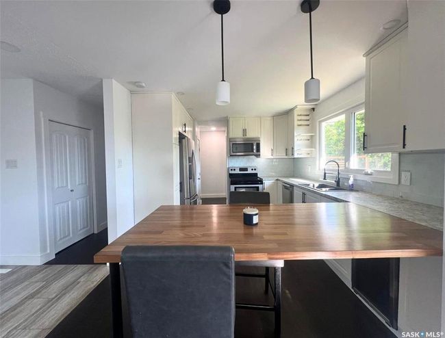 201 Conlin Dr, House other with 4 bedrooms, 2 bathrooms and 2 parking in Swift Current SK | Image 5
