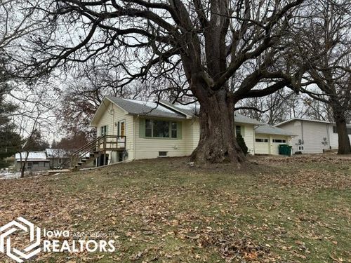 705 N Court St, Fairfield, IA, 52556-2233 | Card Image