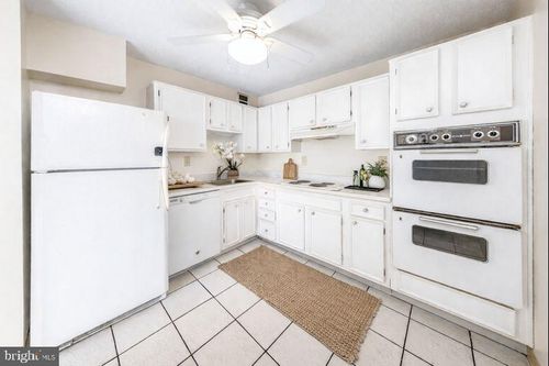 apt-802-307 Yoakum Pkwy, ALEXANDRIA, VA, 22304-4020 | Card Image