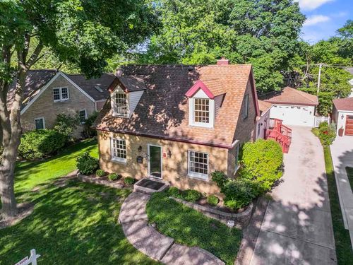 107 N Elmhurst Avenue, Mount Prospect, IL, 60056 | Card Image