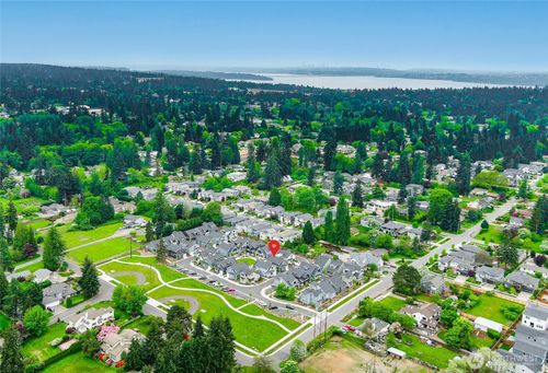 10329 135th Cir Ne, Kirkland, WA, 98033-8714 | Card Image