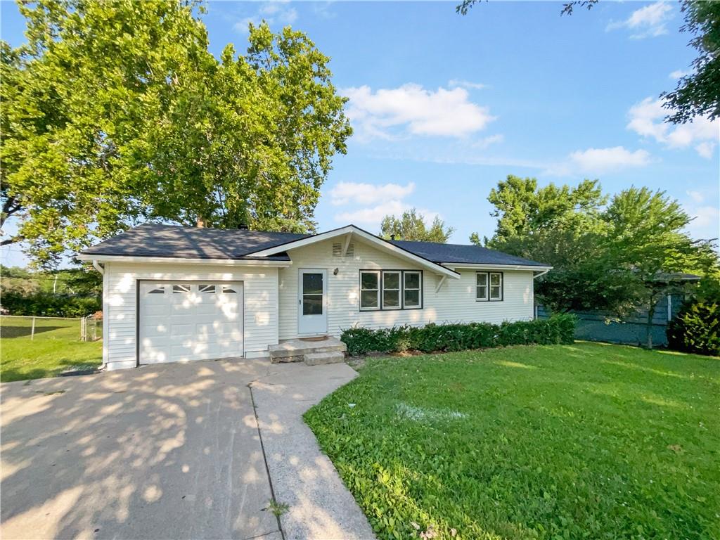 Hemple Ave, Kansas City, MO 64152