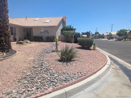 33932 Shady Palms Cir, Thousand Palms, CA, 92276-4407 | Card Image