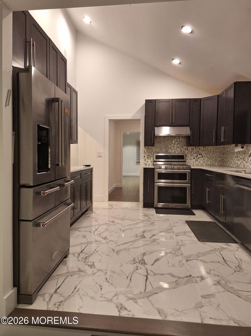 373 Pine St, Eatontown, NJ, 07724-2348 | Card Image