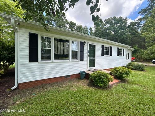 8917 Us Highway 264 E, Washington, NC, 27889-7615 | Card Image