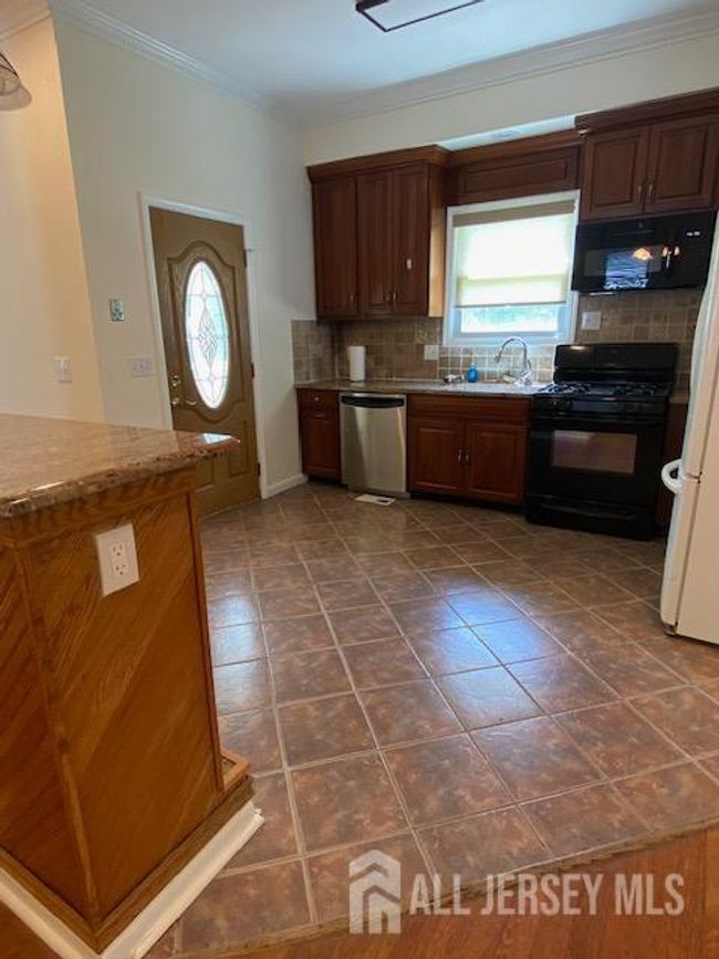 68 Wilmot St, House other with 3 bedrooms, 3 bathrooms and null parking in East Brunswick NJ | Image 14