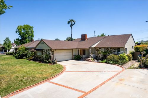 15142 Tuba St, Mission Hills, CA, 91345-2749 | Card Image