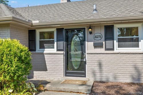 16276 Amherst Ave, Beverly Hills, MI, 48025-5502 | Card Image