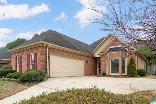 205 Paradise Lake Dr, Hoover, AL, 35244-5026 | Card Image