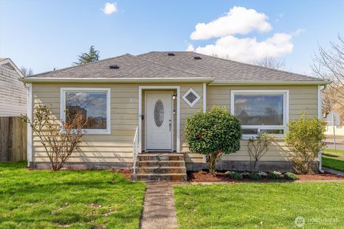 835 20th Ave, Longview, WA, 98632-2216 | Card Image