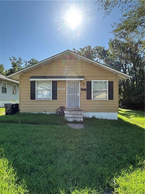 4521 Lawn Ave, Kansas City, MO, 64130-2261 | Card Image