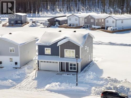 52 Omega St, Whitehorse, YT, Y1A0T9 | Card Image
