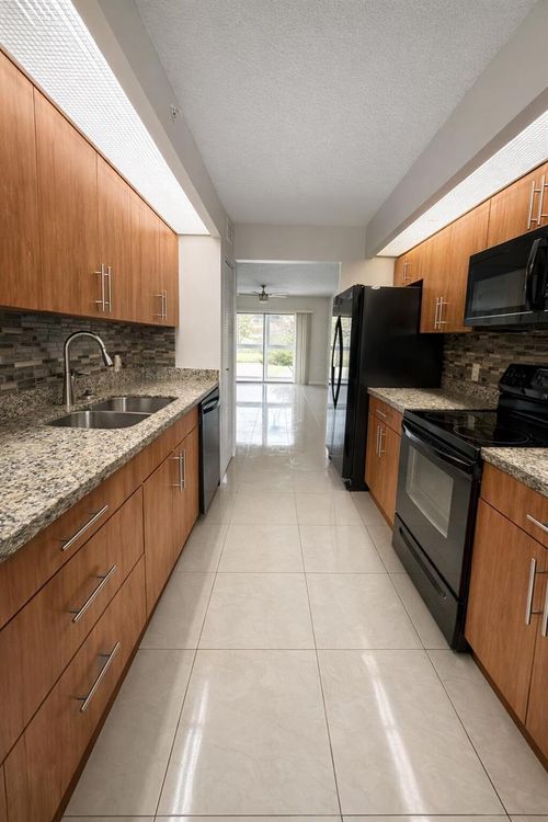 206c-12551 Sw 16th Ct, Pembroke Pines, FL, 33027-2183 | Card Image