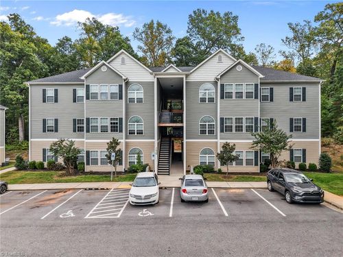 apt-l-2608 Pennoak Way, Greensboro, NC, 27407-3945 | Card Image