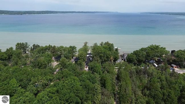 6015 Crystal Beach Rd Nw, House other with 4 bedrooms, 2 bathrooms and null parking in Rapid City MI | Image 5
