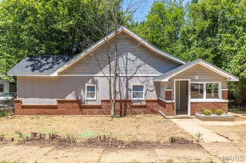 1331 Benton St, Poplar Bluff, MO, 63901-3907 | Card Image