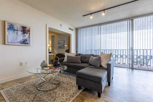 apt-13f-700 E 9th St, Little Rock, AR, 72202-3941 | Card Image