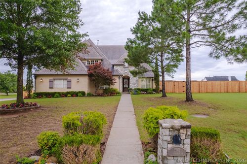 1901 Woodland Cir, Muskogee, OK, 74403-8274 | Card Image