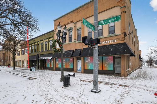 329-337-329-337 S Washington Sq, Lansing, MI, 48933-2114 | Card Image