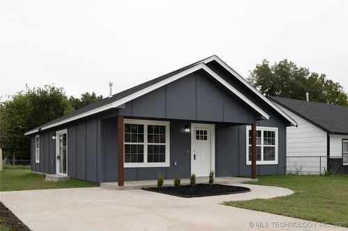 421 S 69th East Ave, Tulsa, OK, 74112-1805 | Card Image