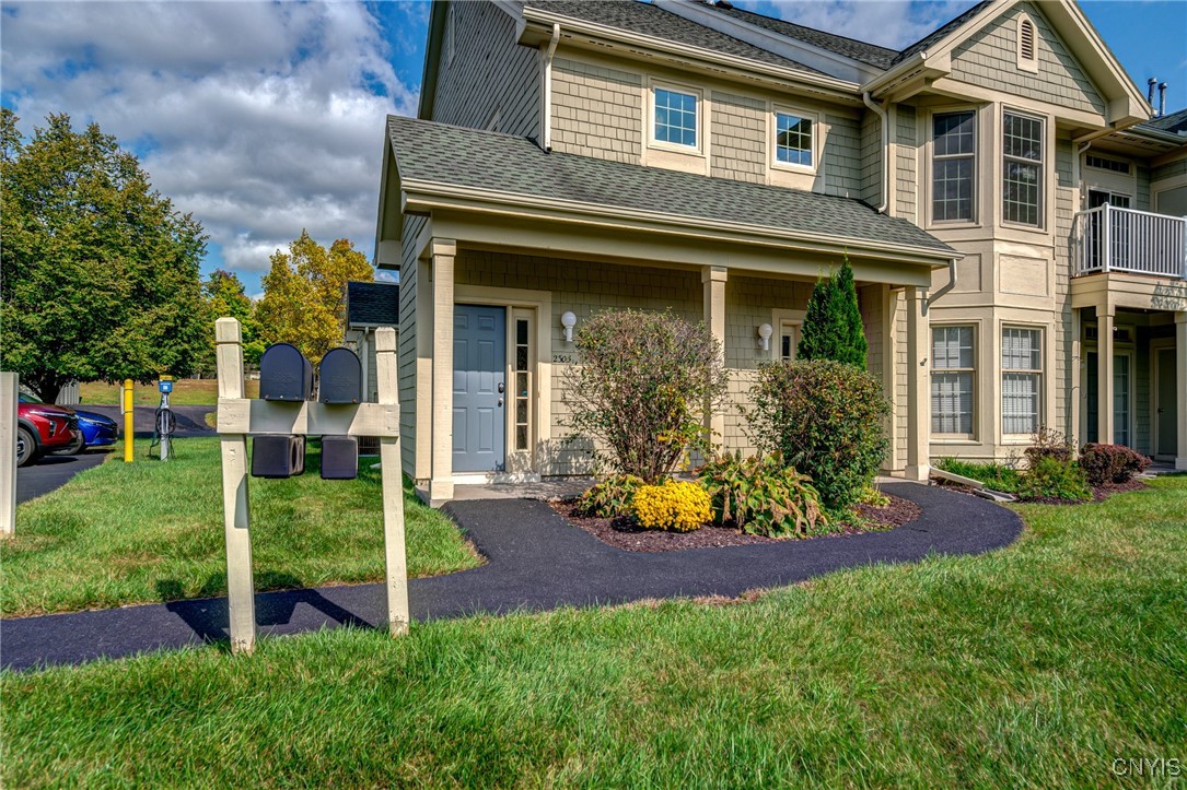 Greymoor Way, Baldwinsville, NY 13027