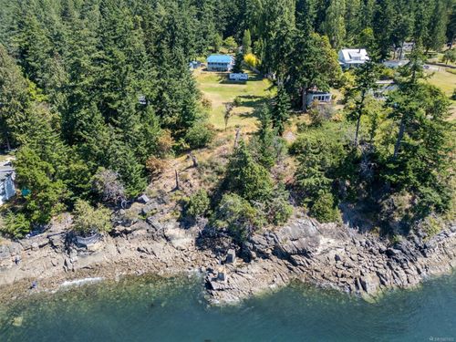 1325 Mackinnon Rd, Pender Island, BC, V0N2M1 | Card Image